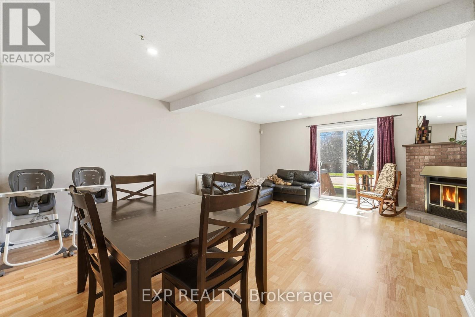 8 - 322 Robillard Private