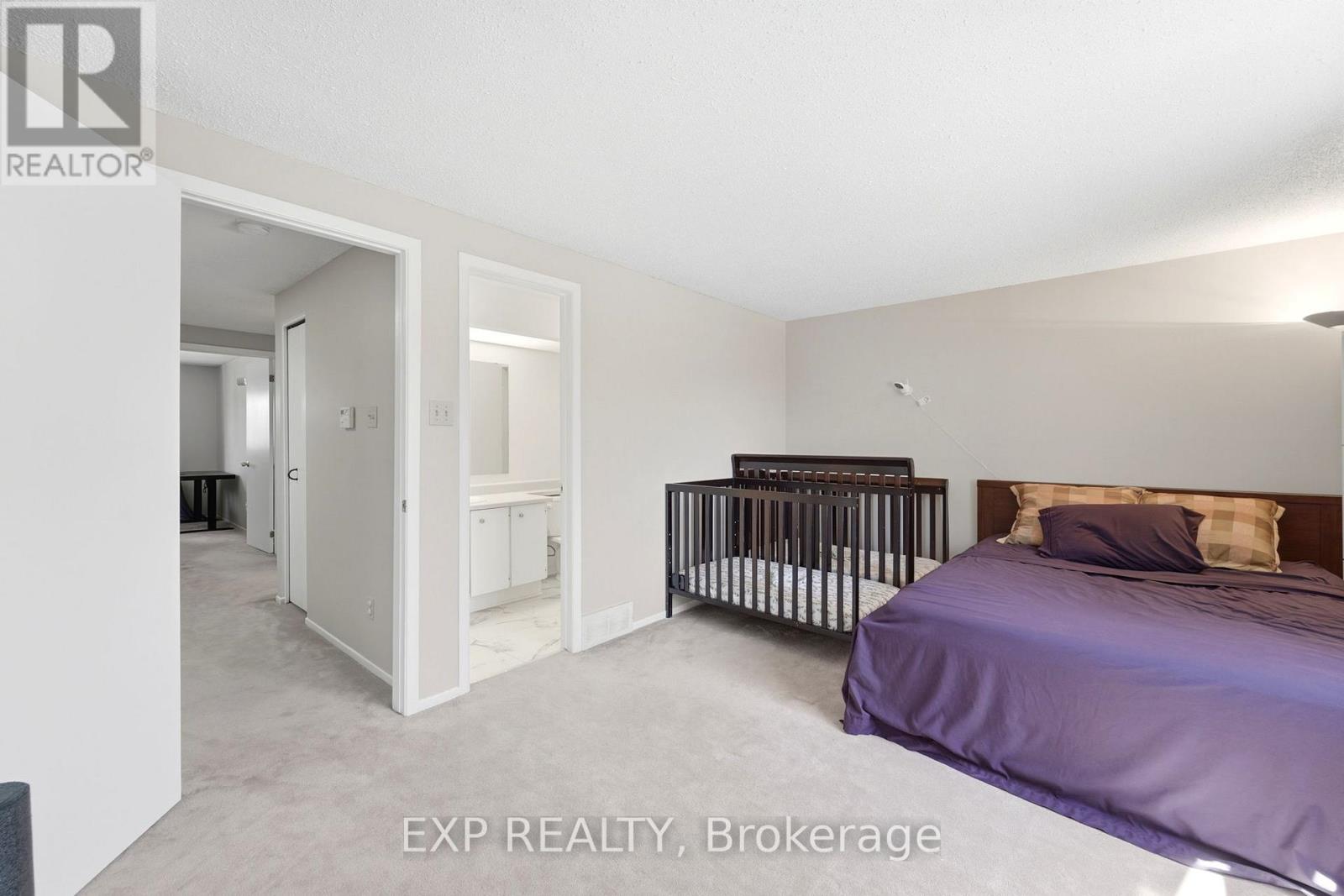 8 - 322 Robillard Private