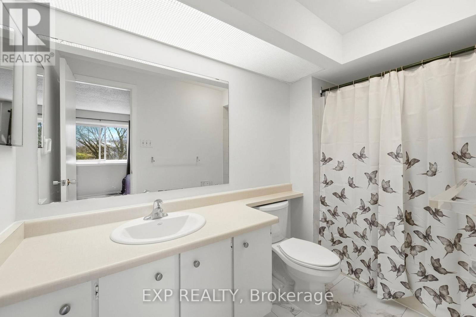 8 - 322 Robillard Private