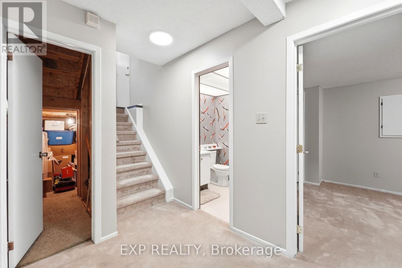 8 - 322 Robillard Private