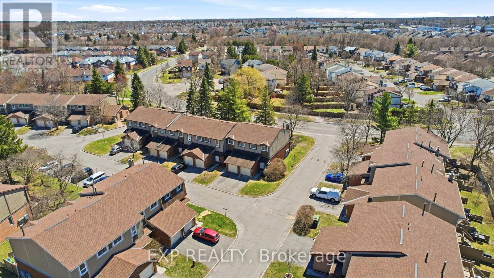 8 - 322 Robillard Private