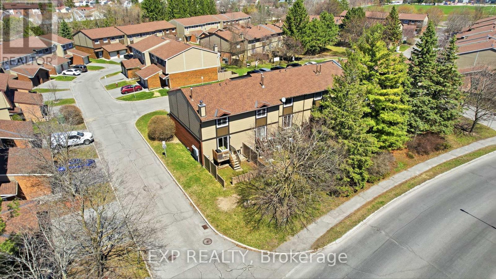 8 - 322 Robillard Private