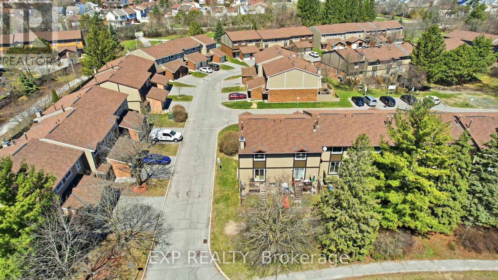 8 - 322 Robillard Private