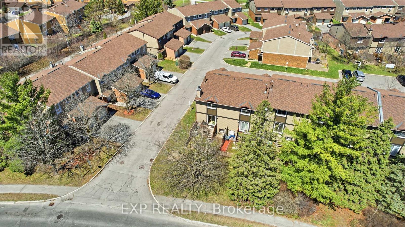 8 - 322 Robillard Private