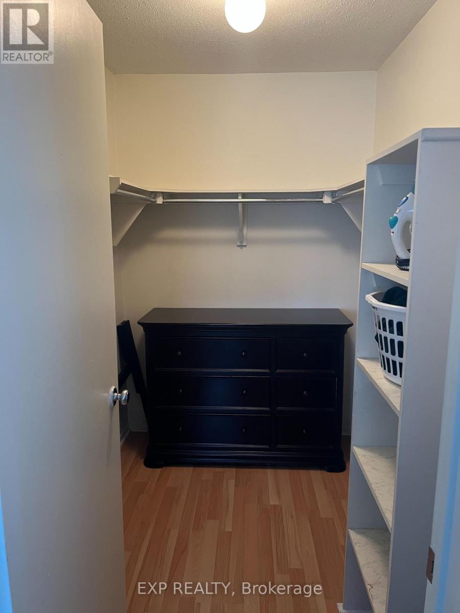 407 - 216 Viewmount Drive