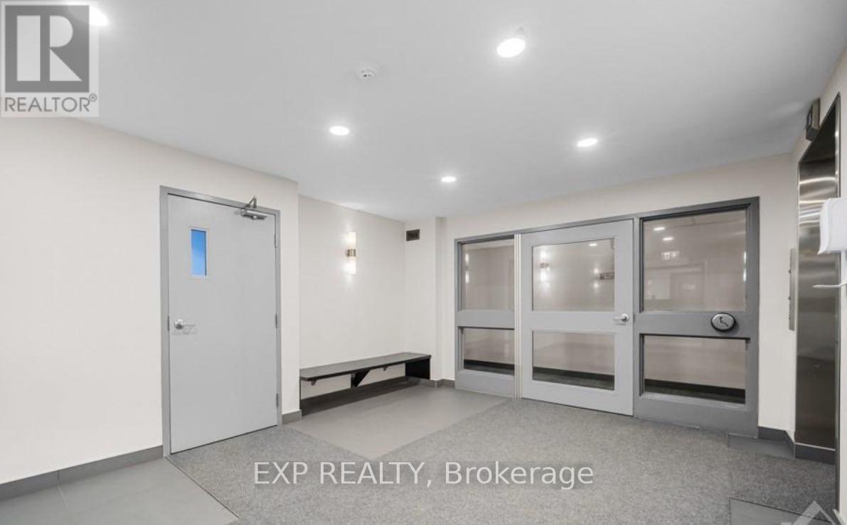 407 - 216 Viewmount Drive