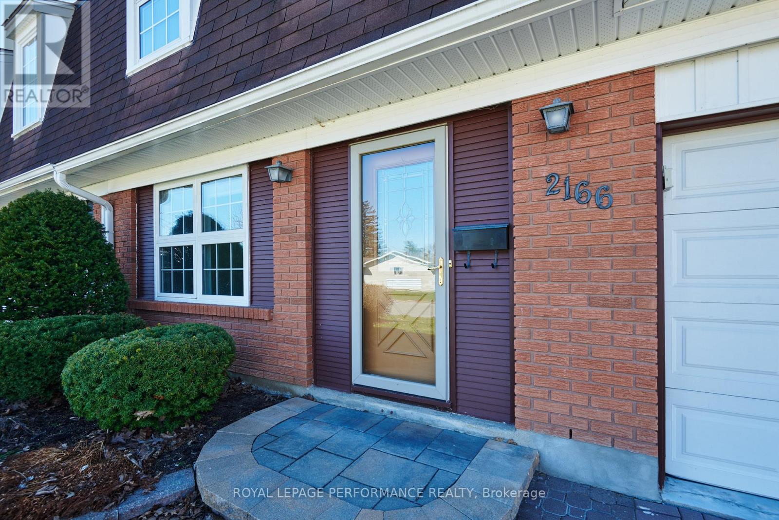 2166 Bickerton Avenue