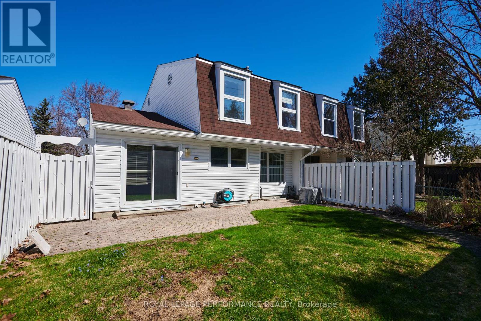 2166 Bickerton Avenue