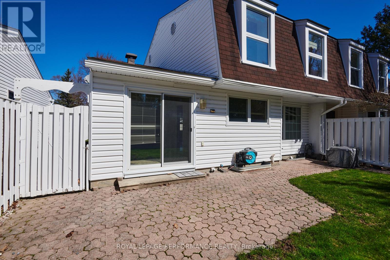 2166 Bickerton Avenue