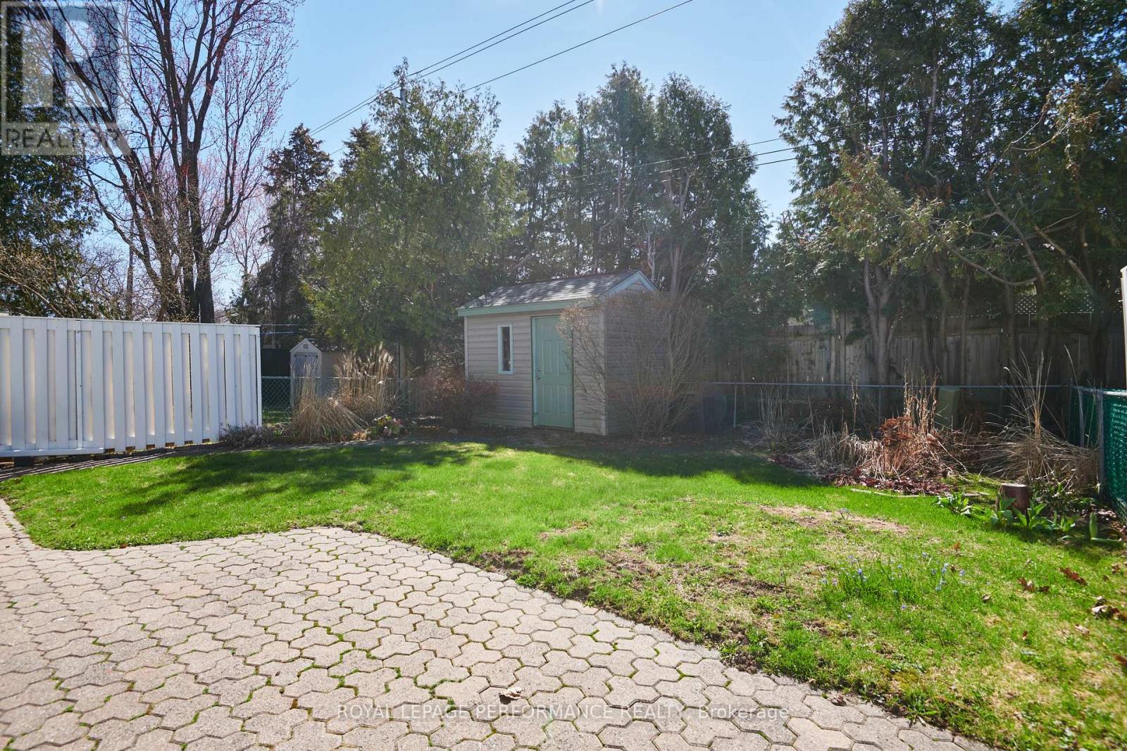 2166 Bickerton Avenue