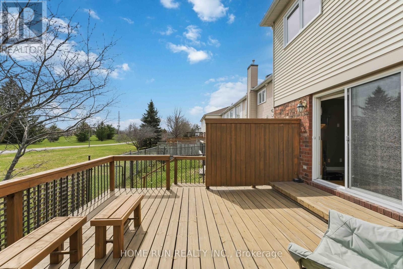 82 Westpointe Crescent