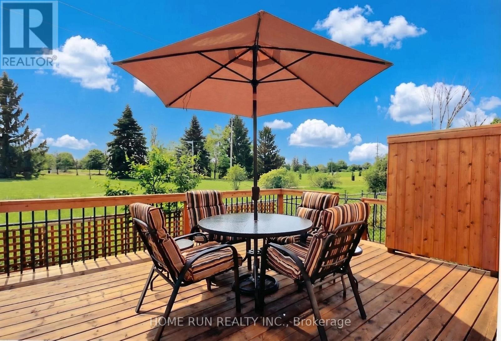 82 Westpointe Crescent