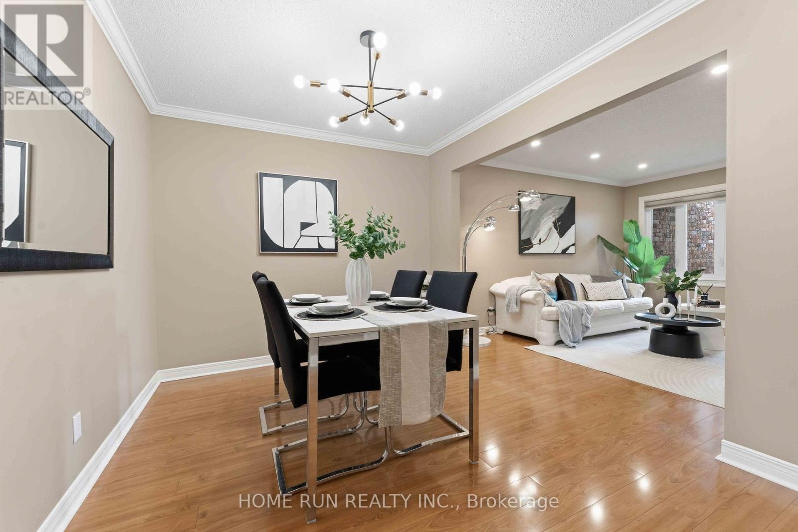 82 Westpointe Crescent