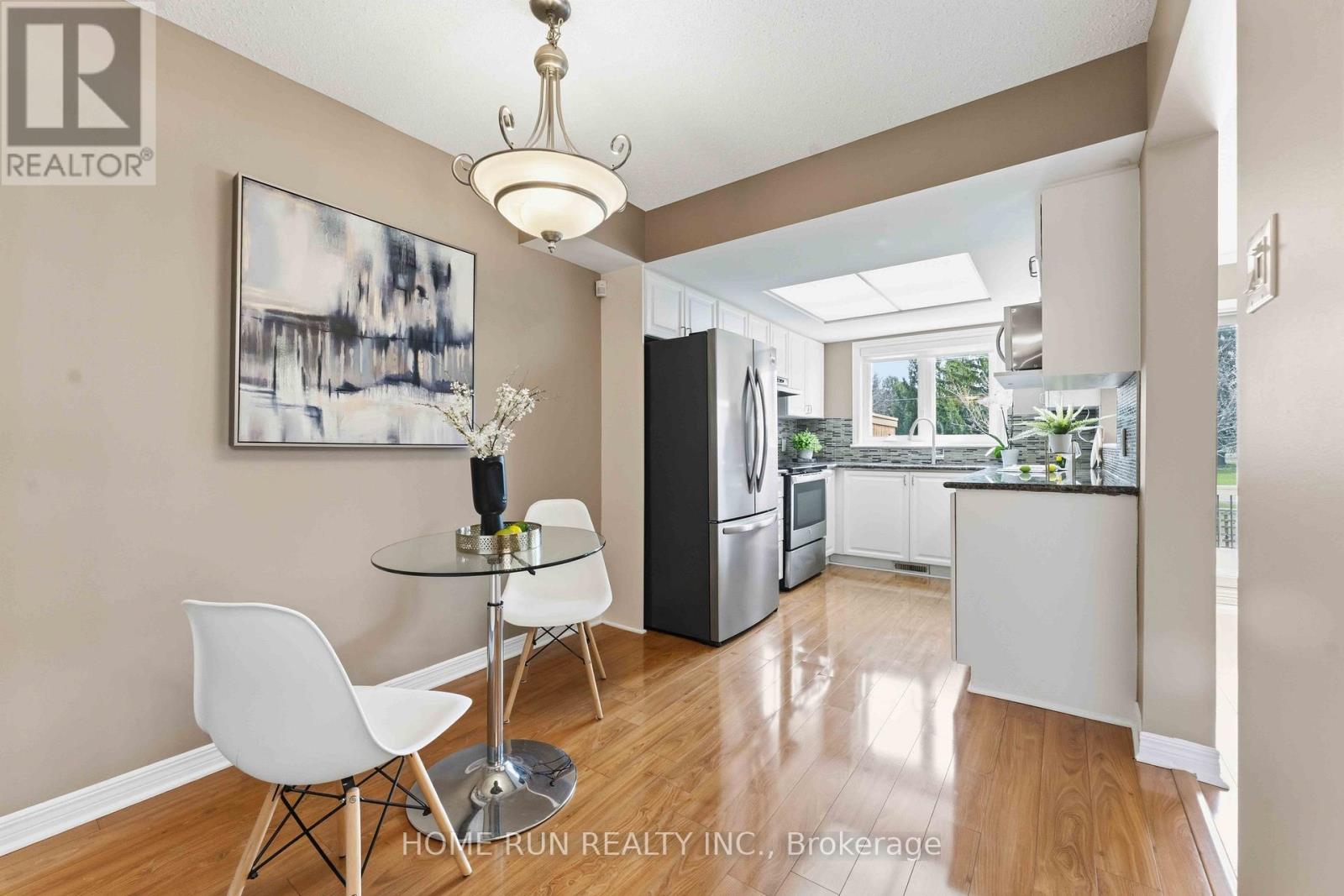 82 Westpointe Crescent