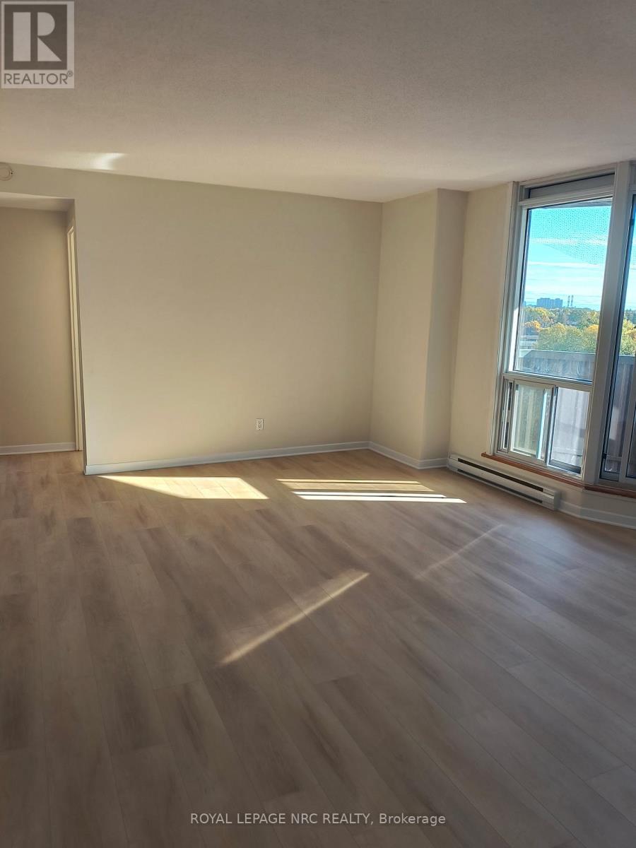 706 - 900 Dynes Road