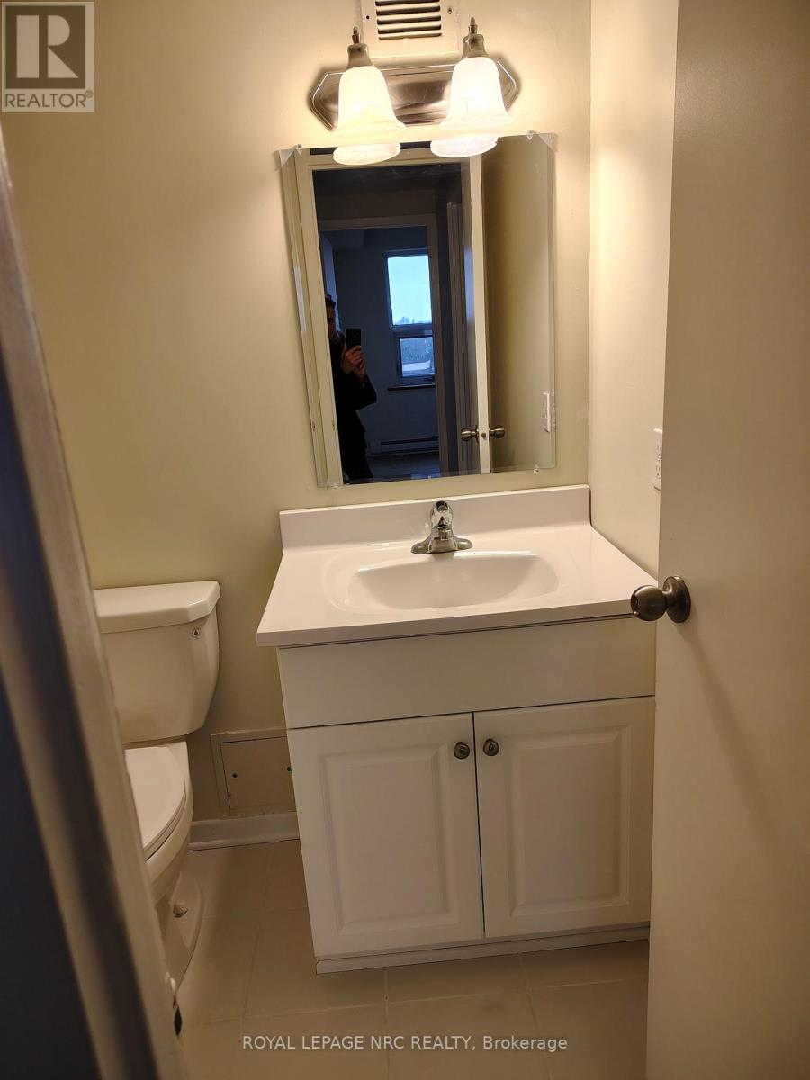 706 - 900 Dynes Road