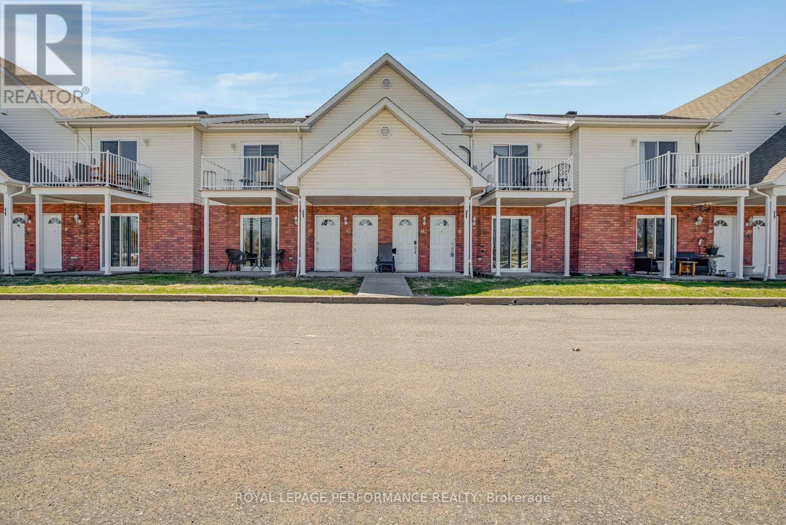 (4) - 16 Pendleton Street