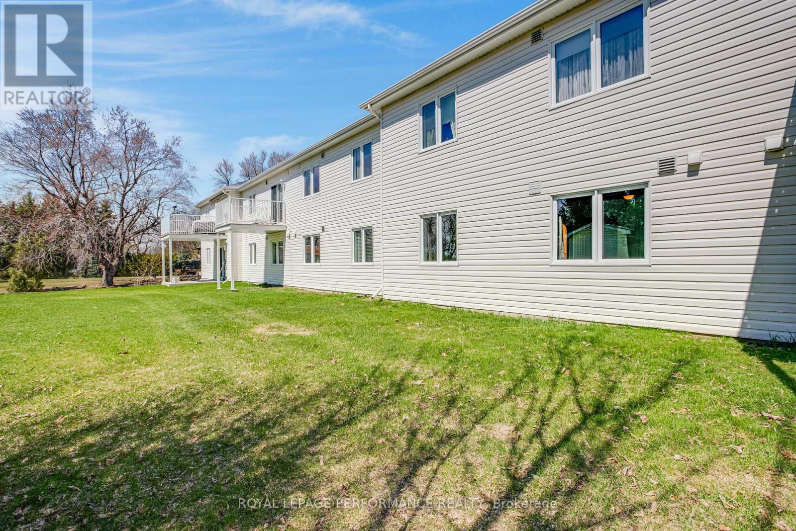 (4) - 16 Pendleton Street