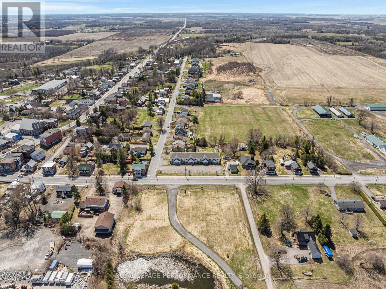 (4) - 16 Pendleton Street