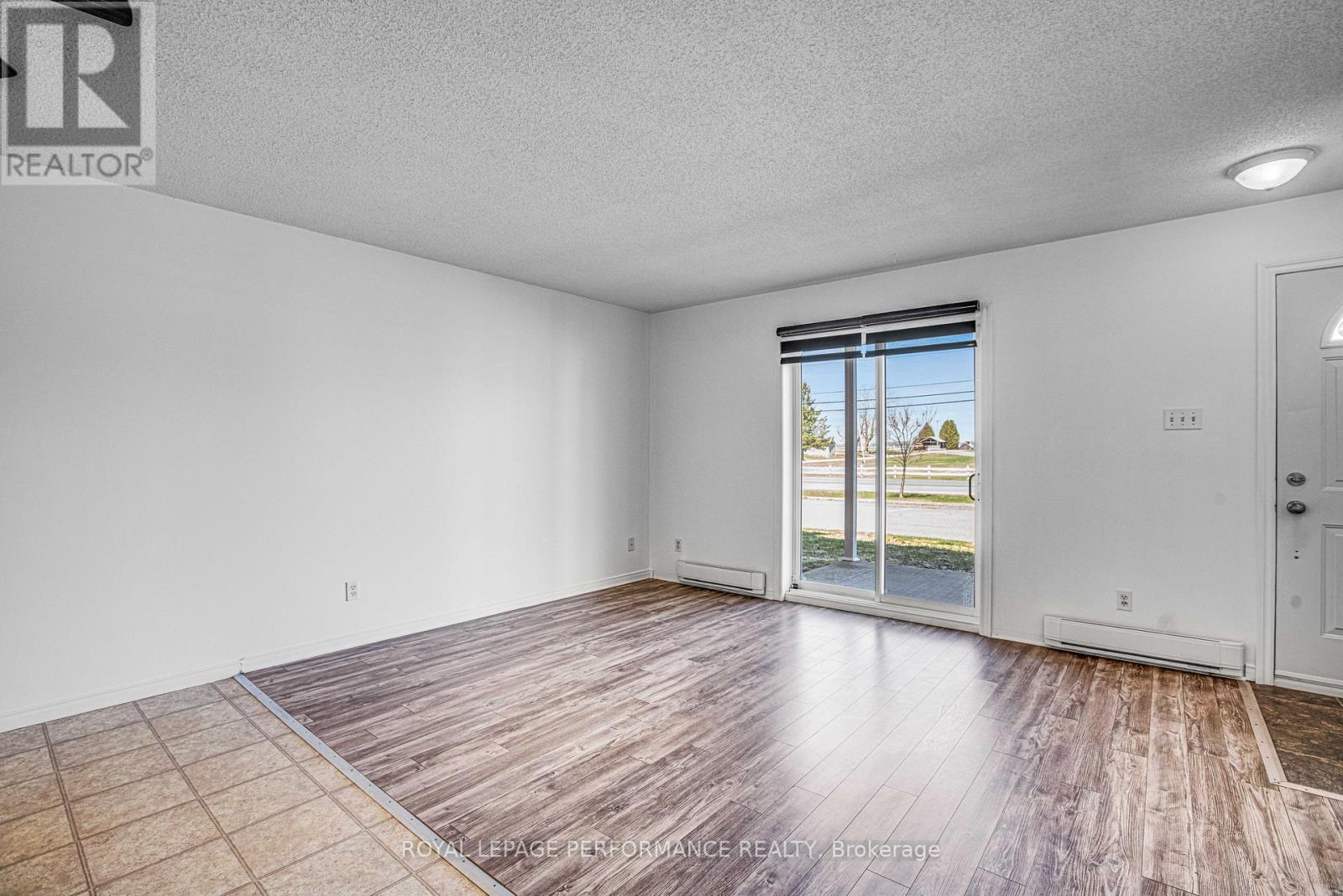 (4) - 16 Pendleton Street