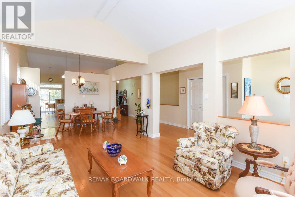 1861 Mickelberry Crescent