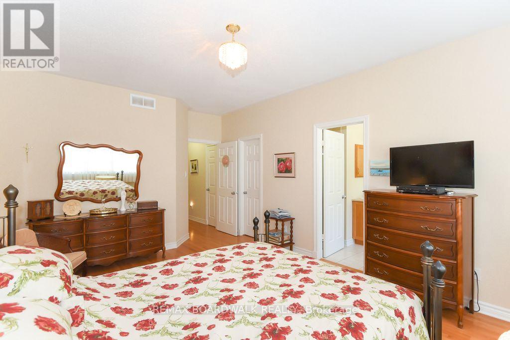 1861 Mickelberry Crescent