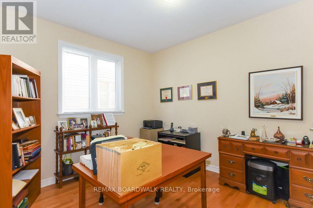 1861 Mickelberry Crescent