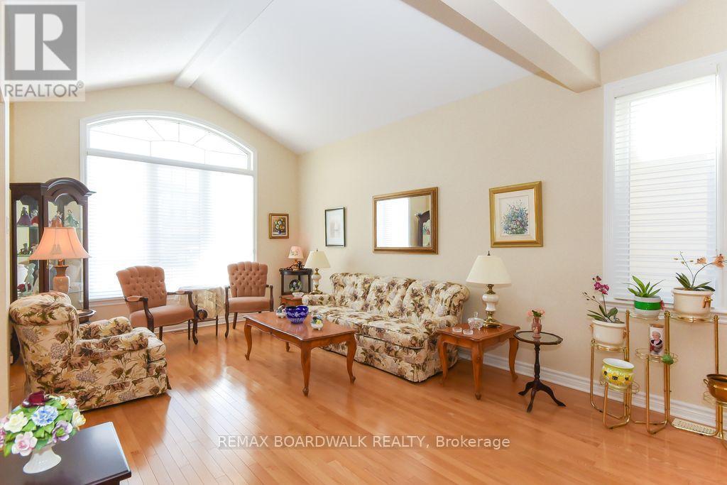 1861 Mickelberry Crescent