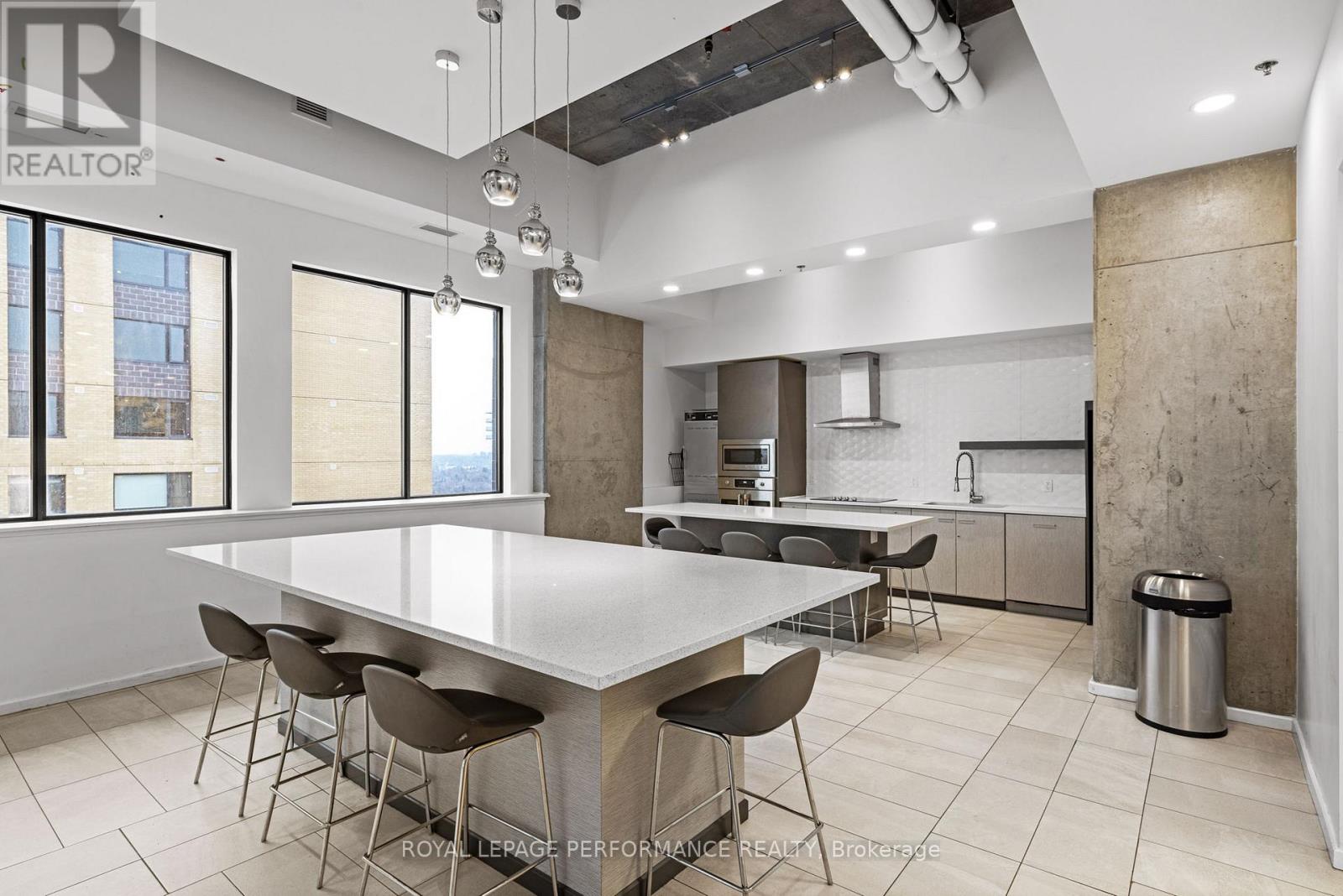 1118 - 105 Champagne Avenue S