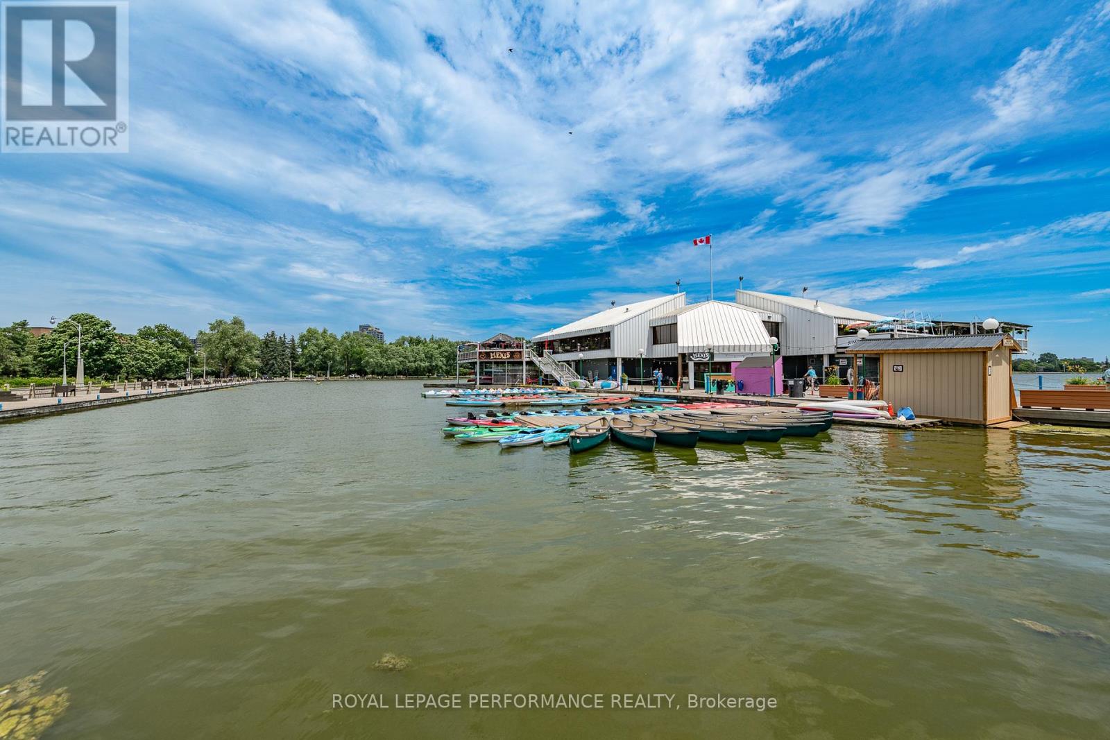 1118 - 105 Champagne Avenue S