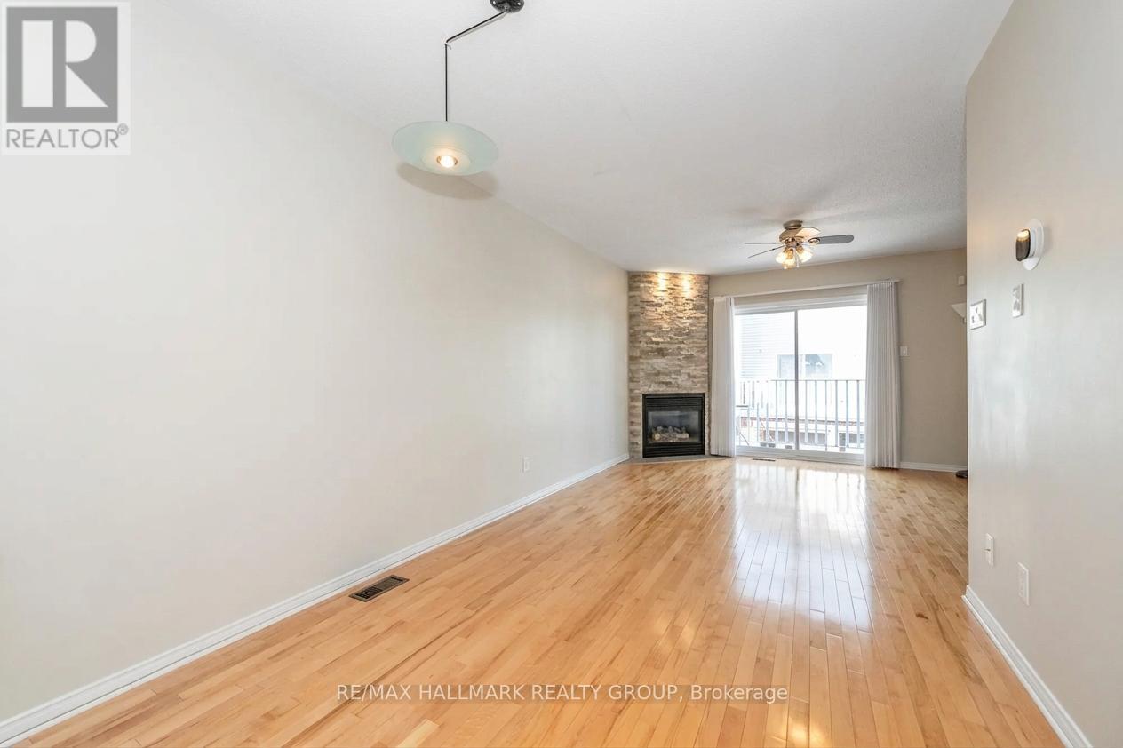 395 Bell Street S, Unit 5