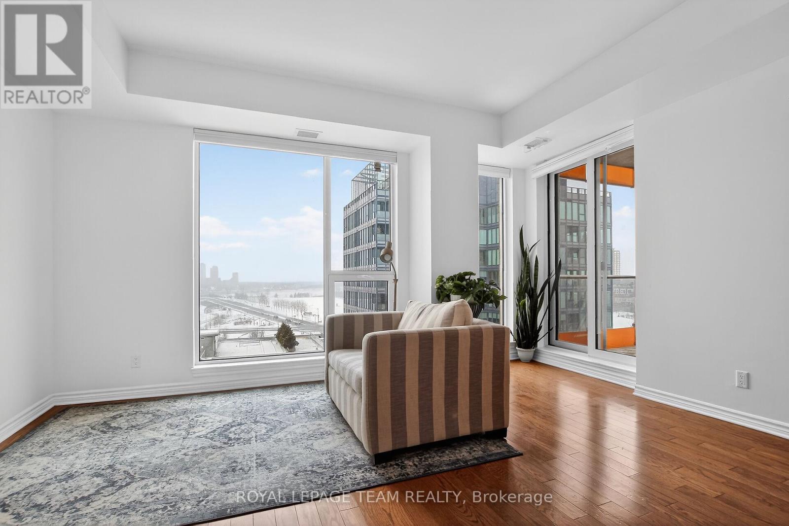 1007 - 250 Lett Street