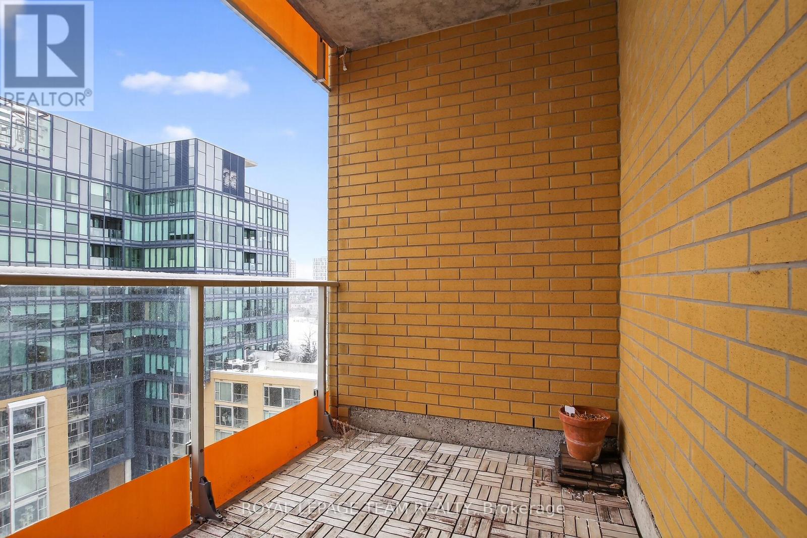 1007 - 250 Lett Street