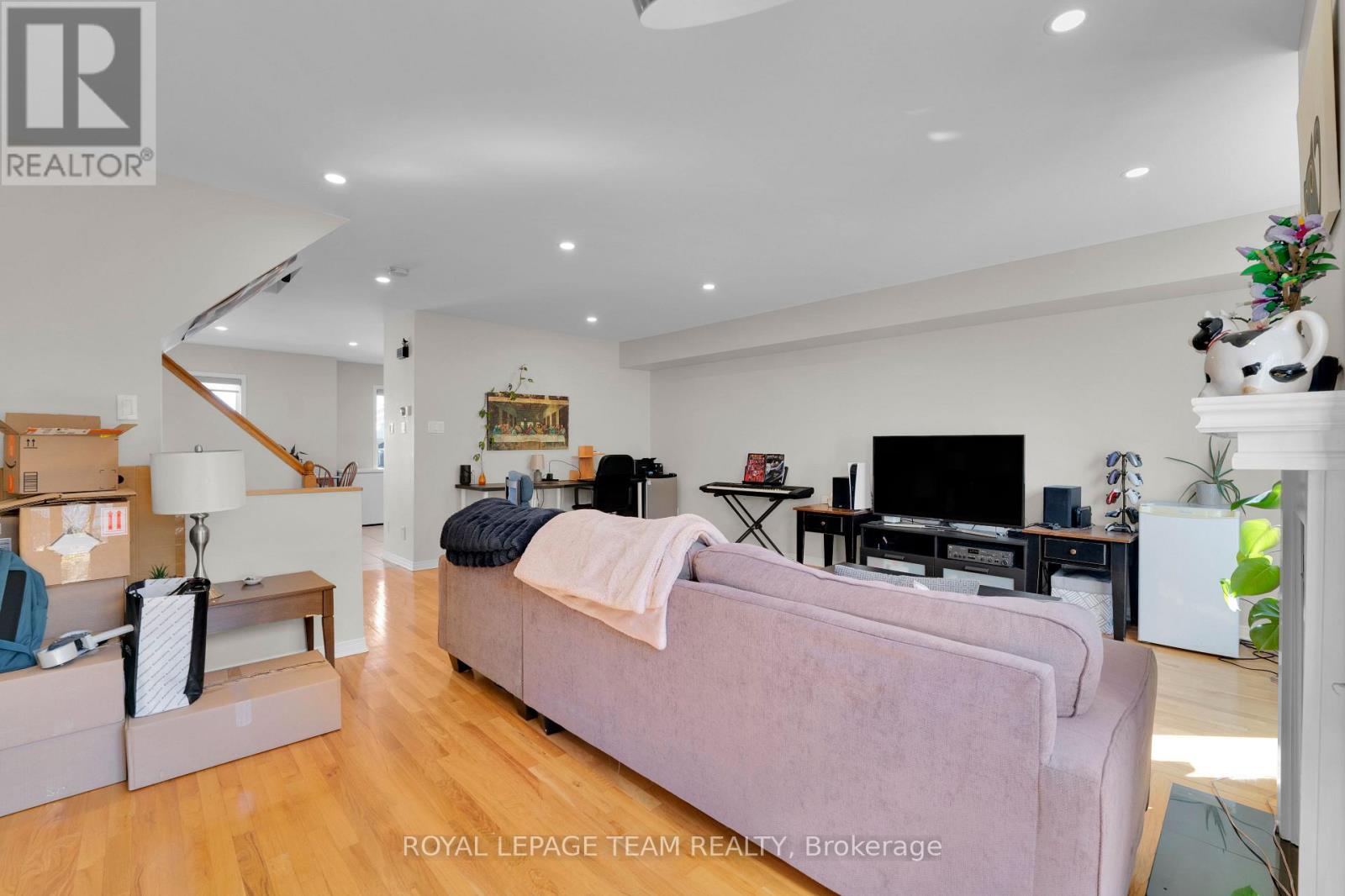 211 Westvalley Private