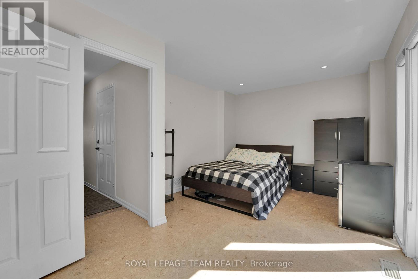 211 Westvalley Private