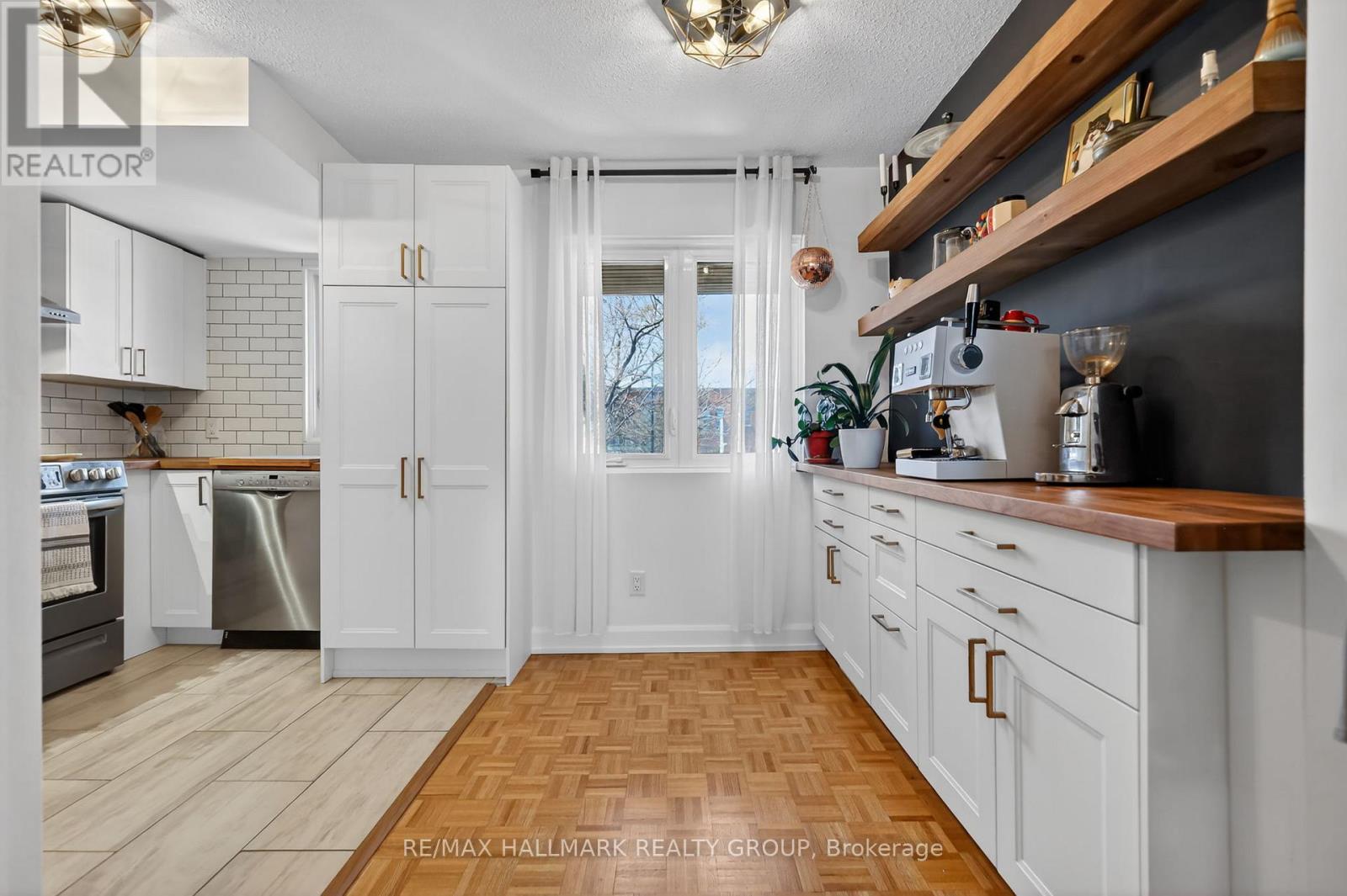 12 - 251 Bruyere Street