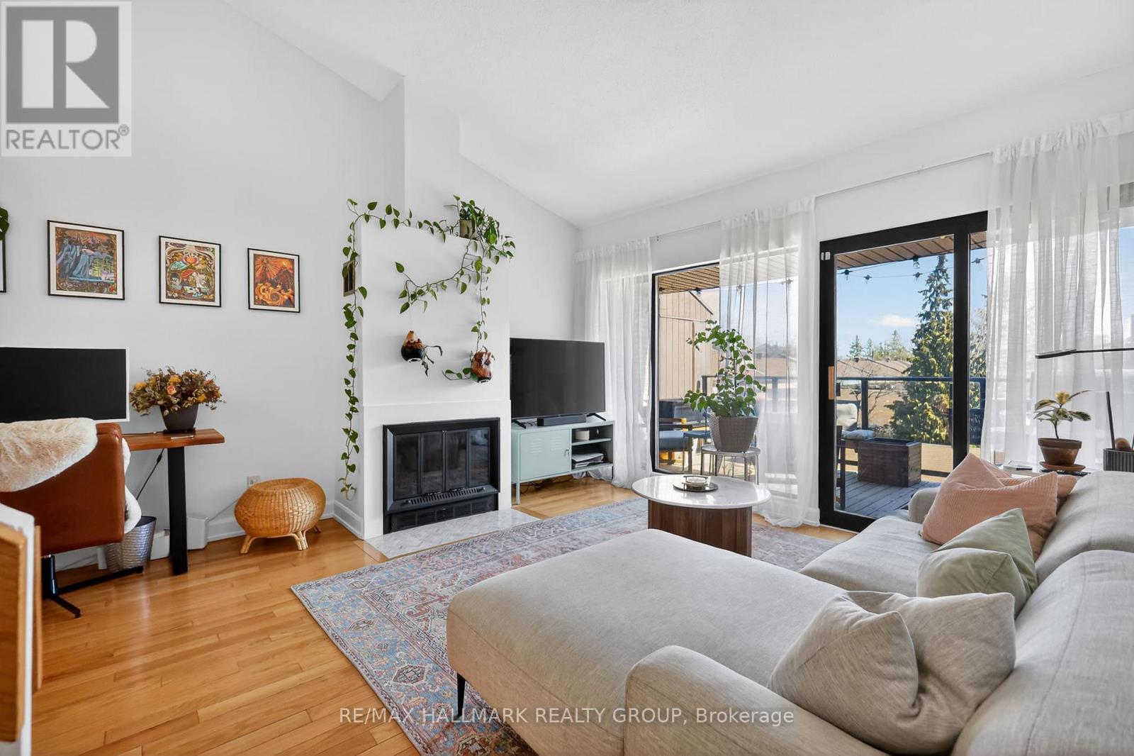 12 - 251 Bruyere Street