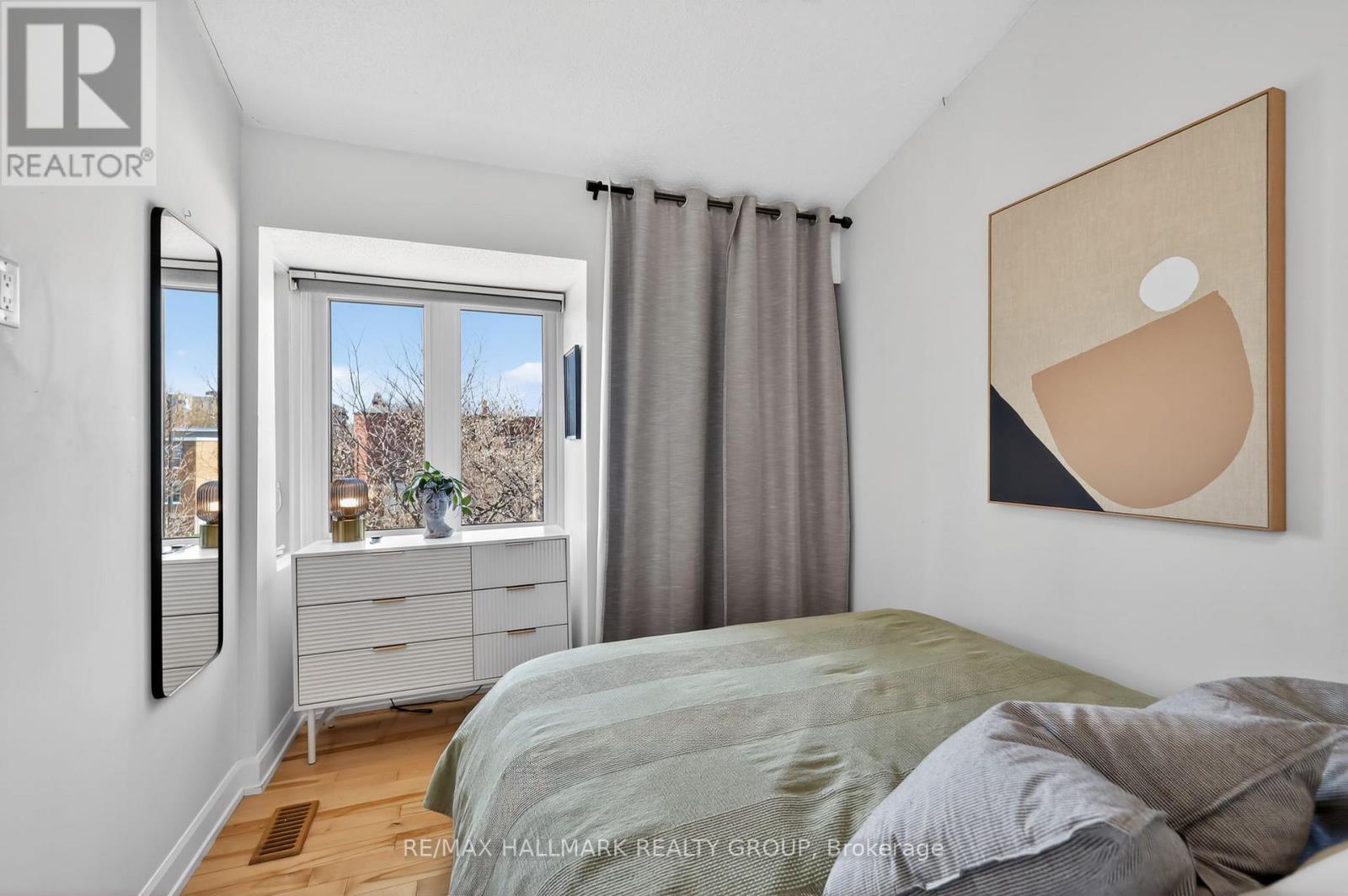 12 - 251 Bruyere Street