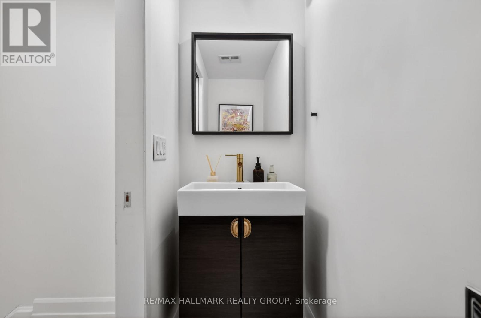 12 - 251 Bruyere Street