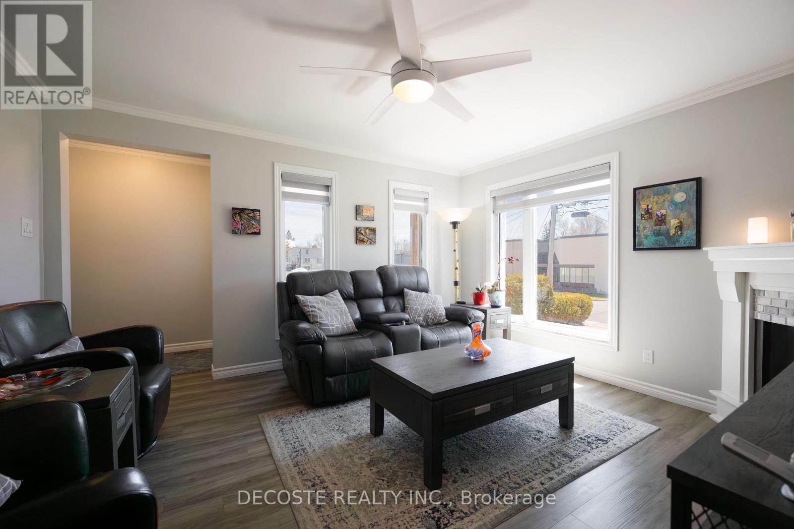 29 Kincardine Street W