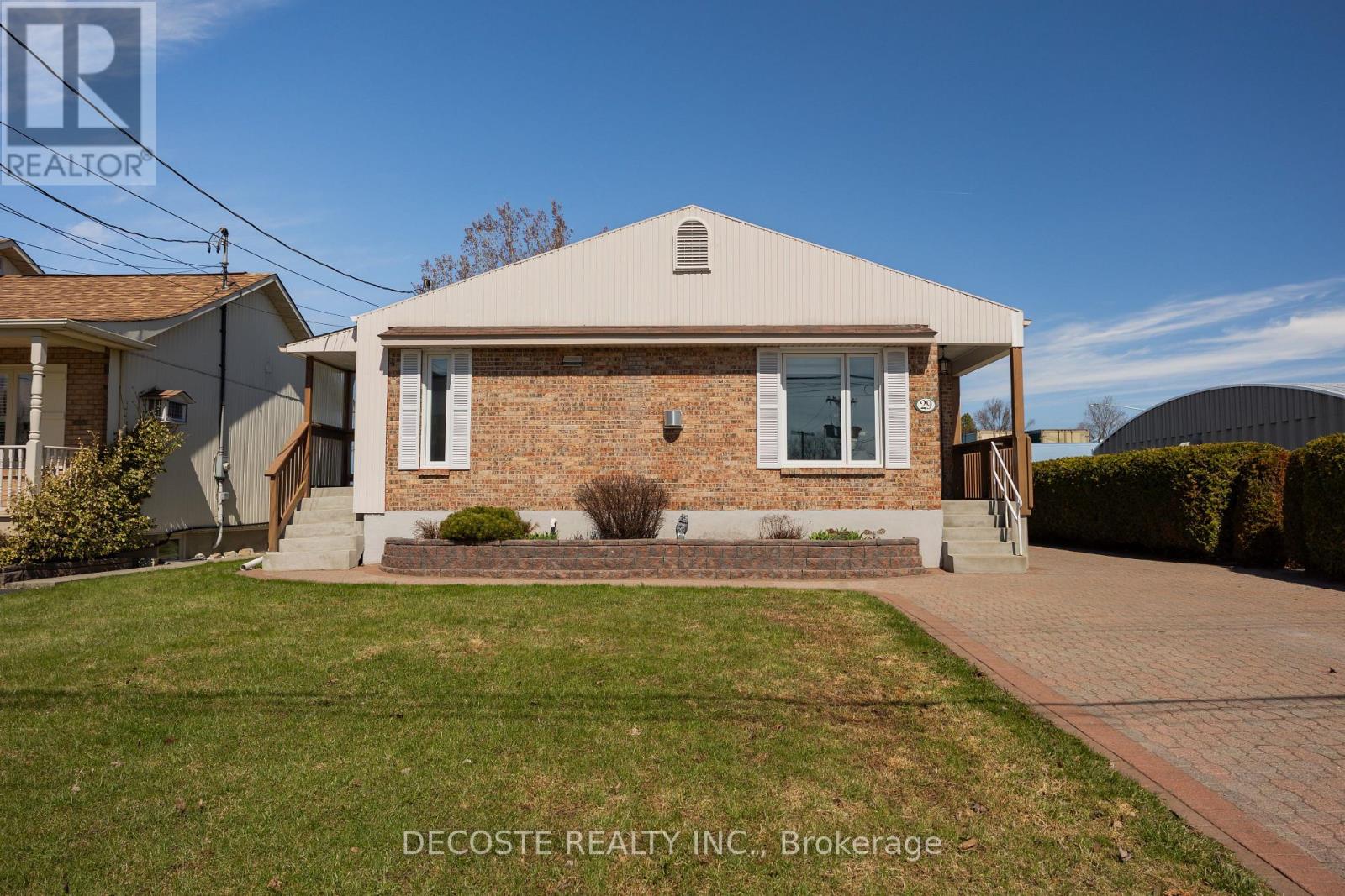 29 Kincardine Street W