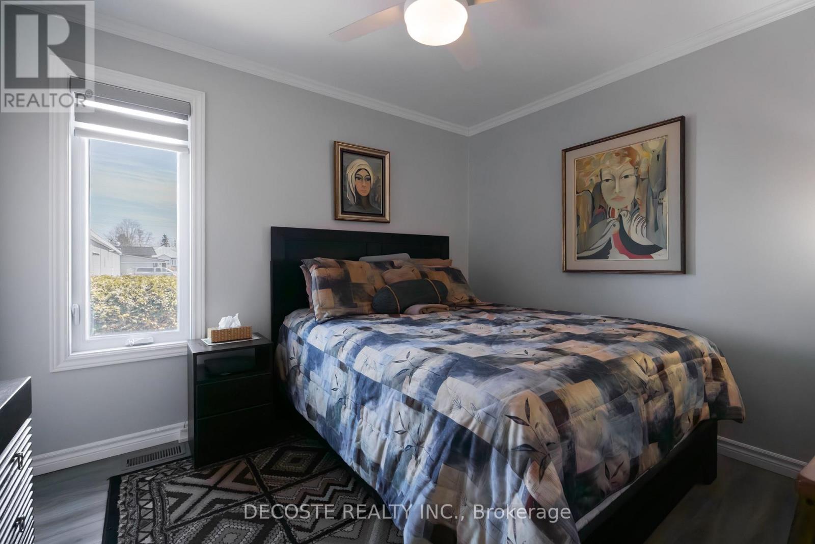 29 Kincardine Street W