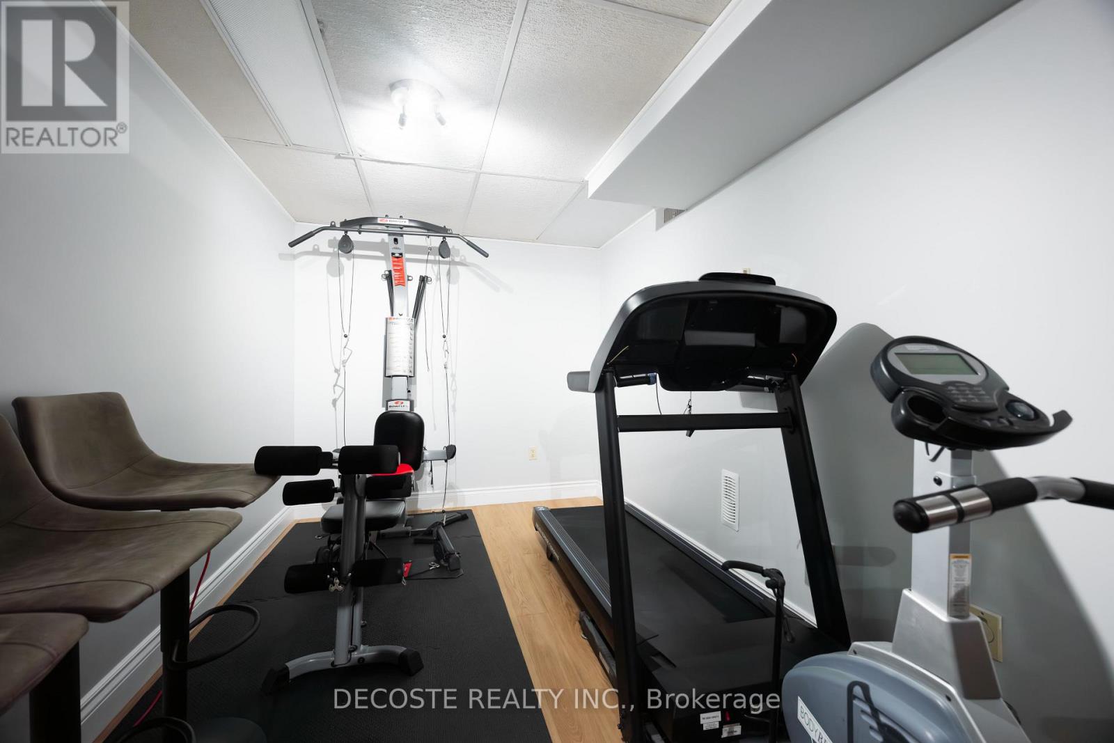 29 Kincardine Street W