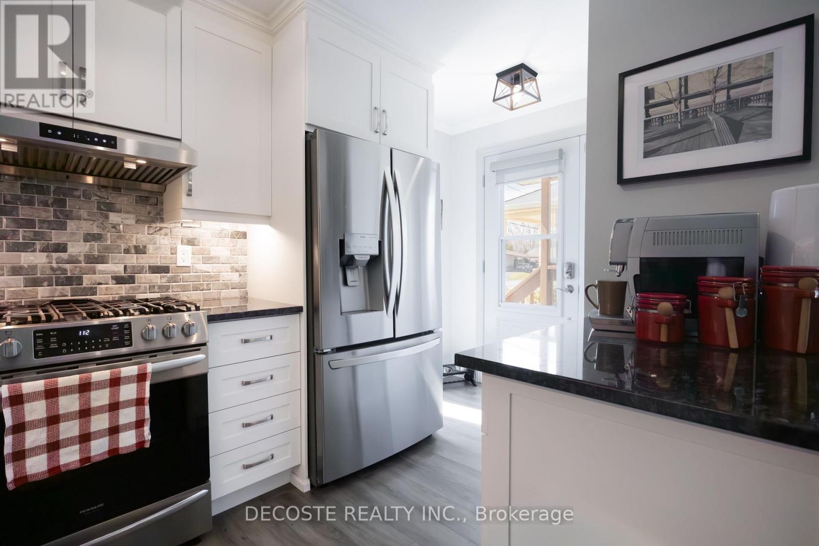 29 Kincardine Street W