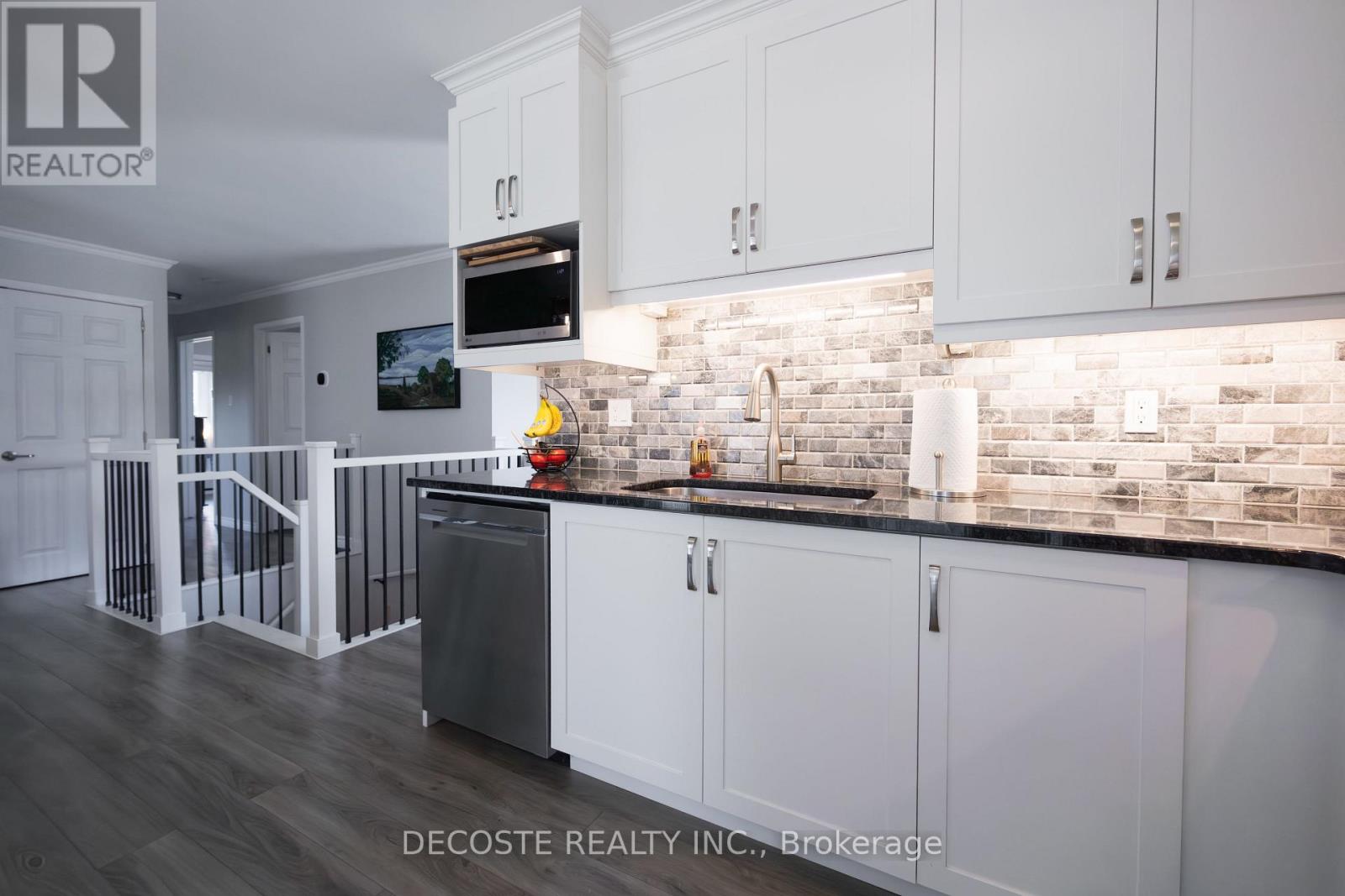 29 Kincardine Street W