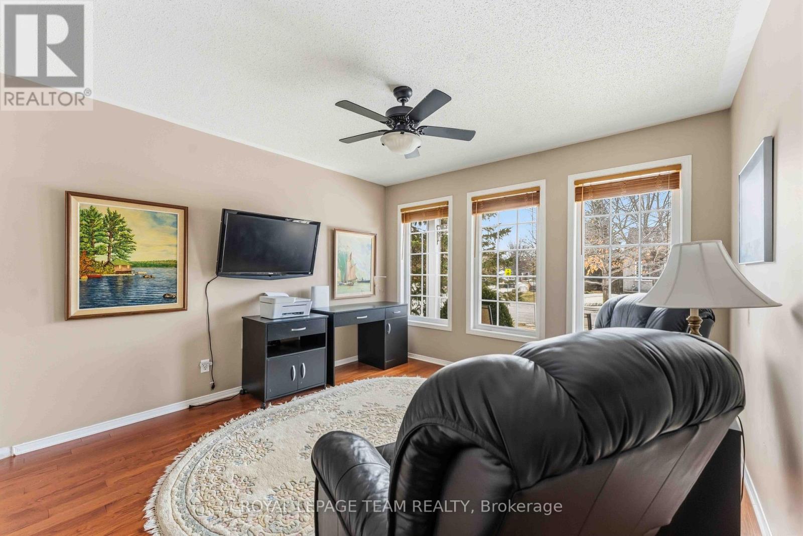 45 Burnstead Crescent