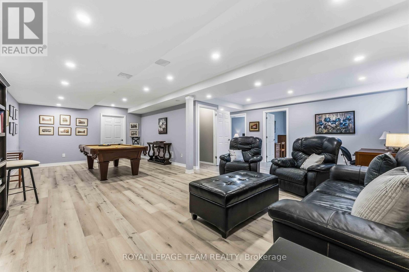 45 Burnstead Crescent