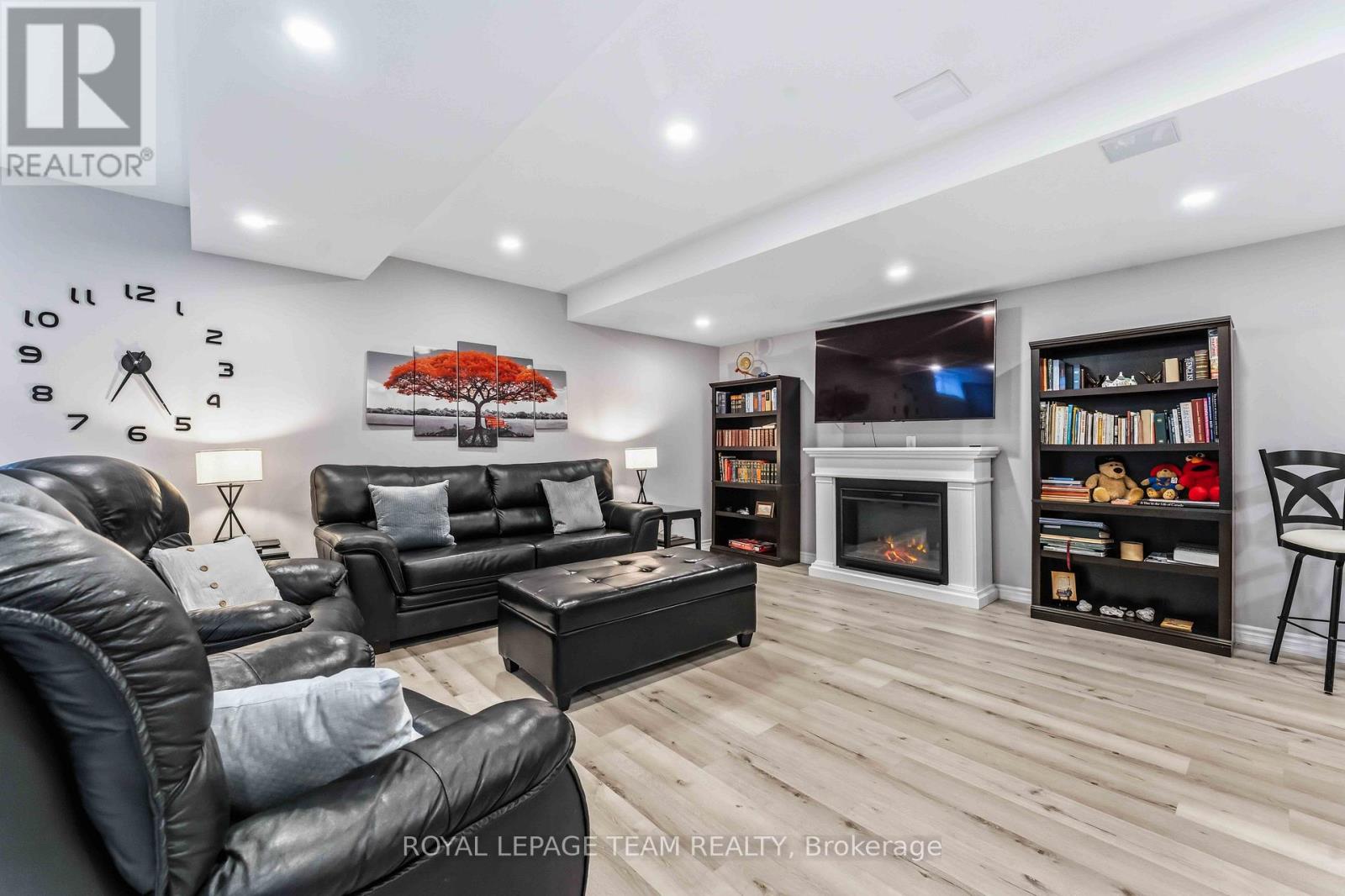 45 Burnstead Crescent