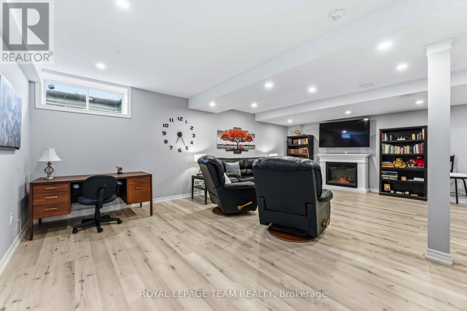 45 Burnstead Crescent