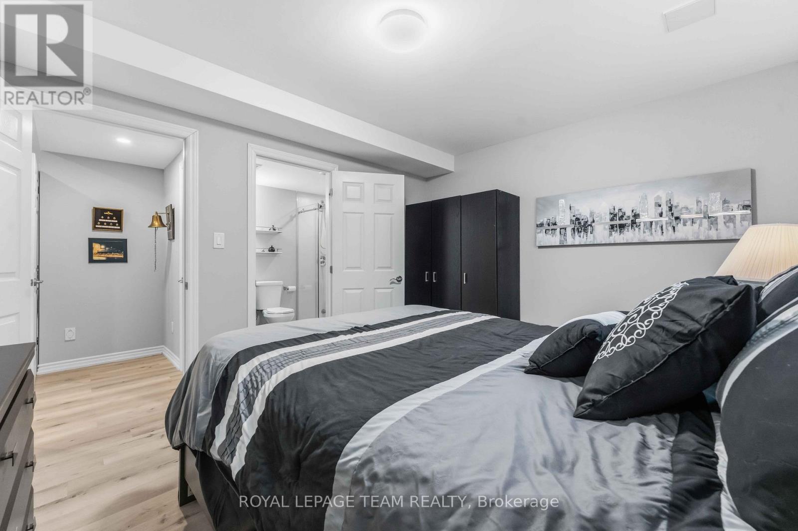 45 Burnstead Crescent